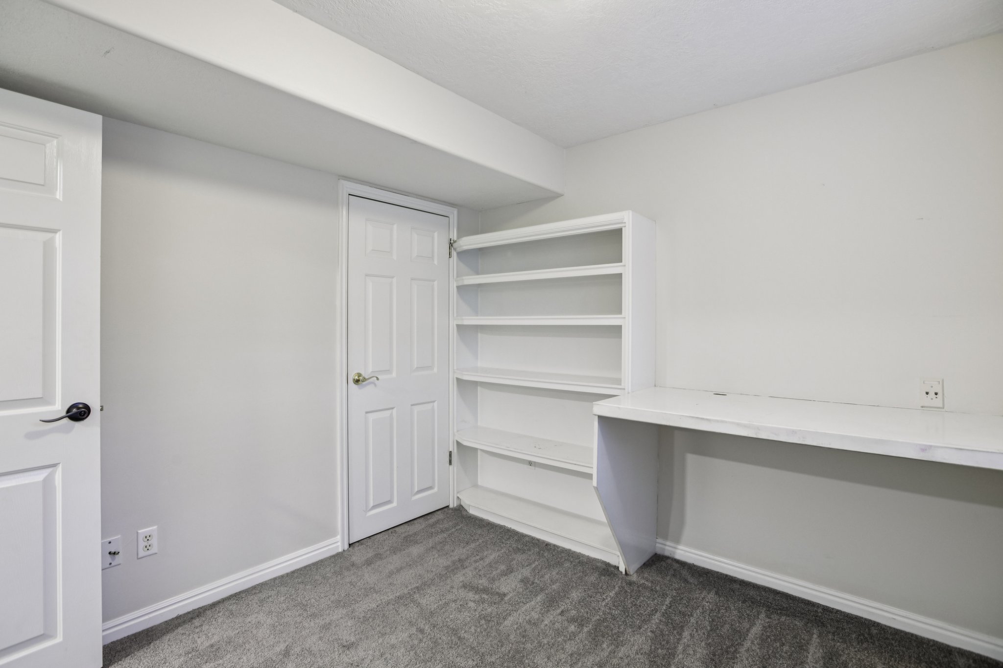 S Enchanted Oak Ln-S1903-037.jpg