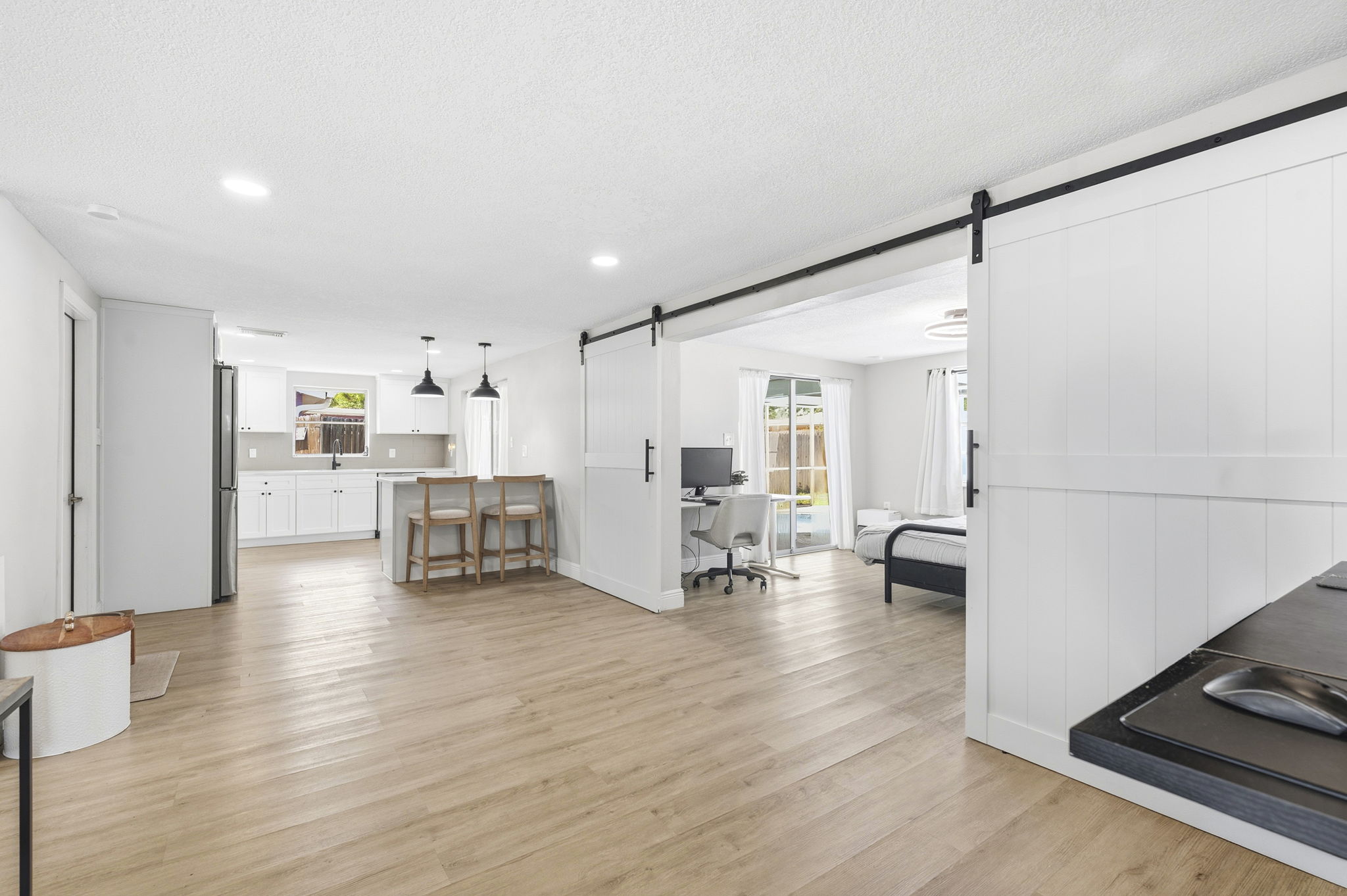 Interiors (7)