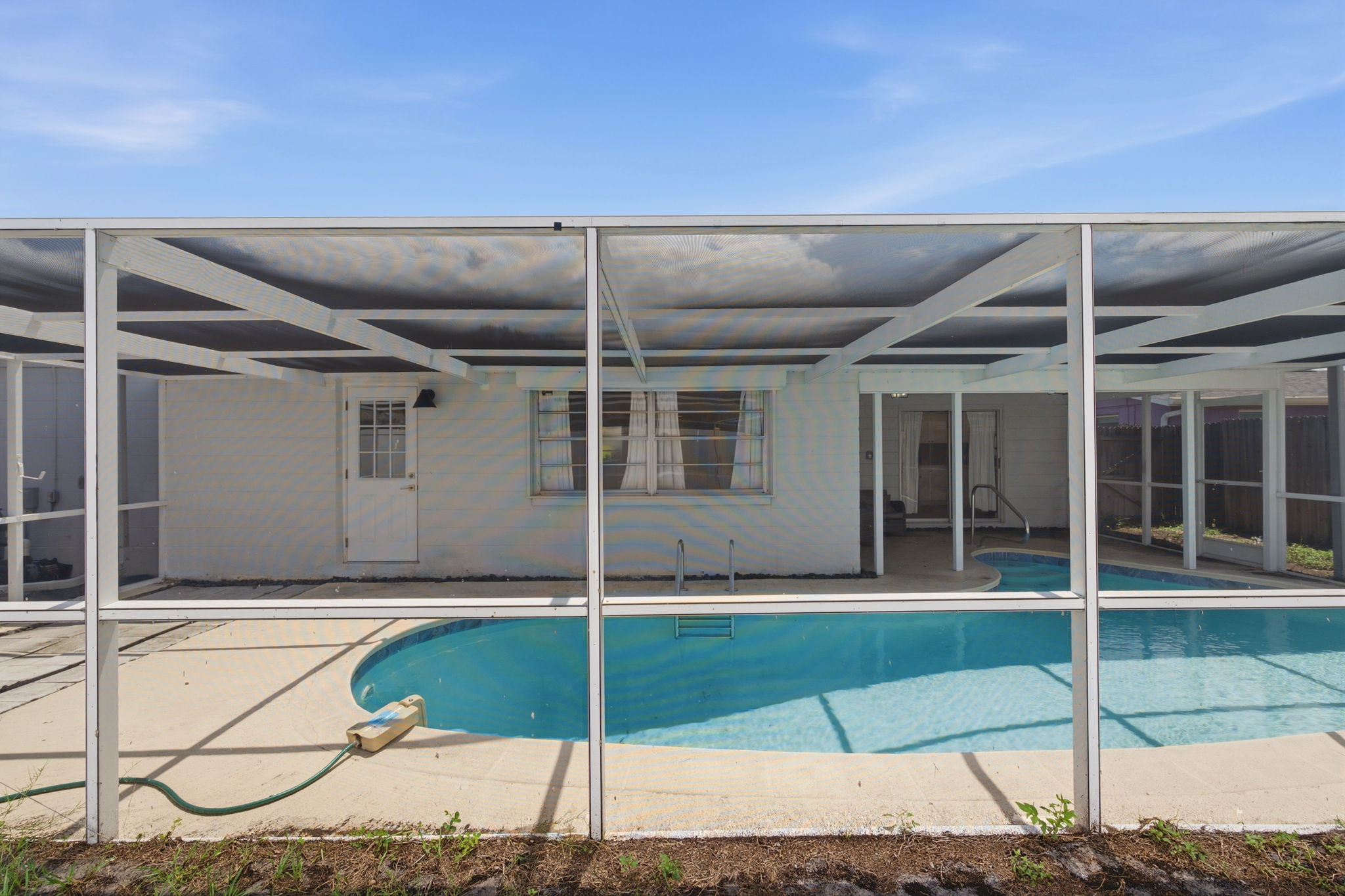 Rear Exteriors (10)