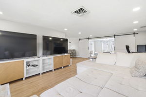 Interiors (5)