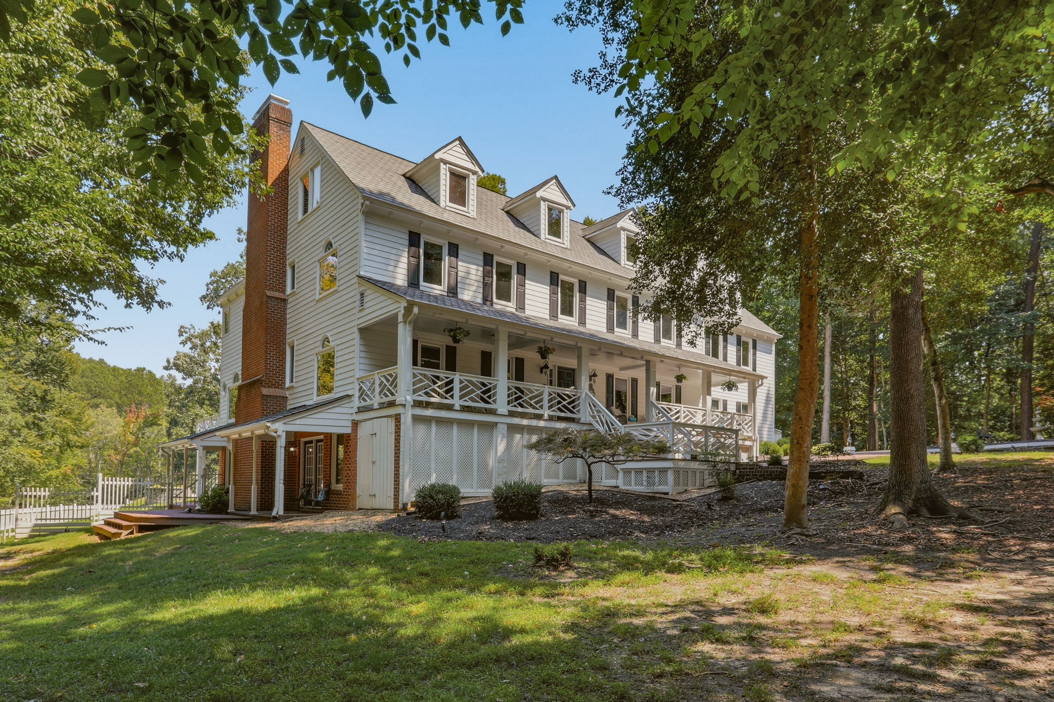 04-Exterior Front