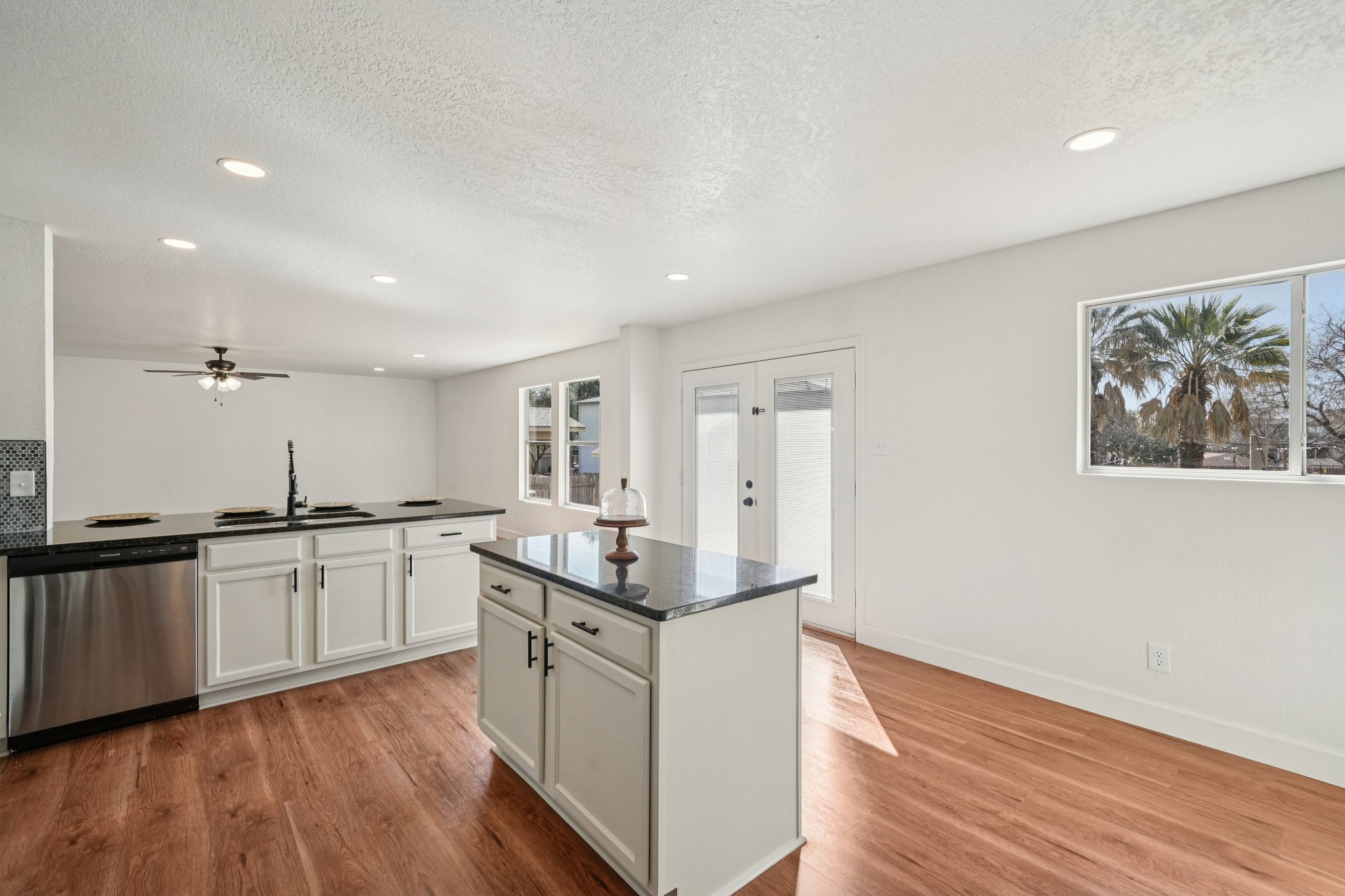 Sycamore Cv-S1002-013.jpg