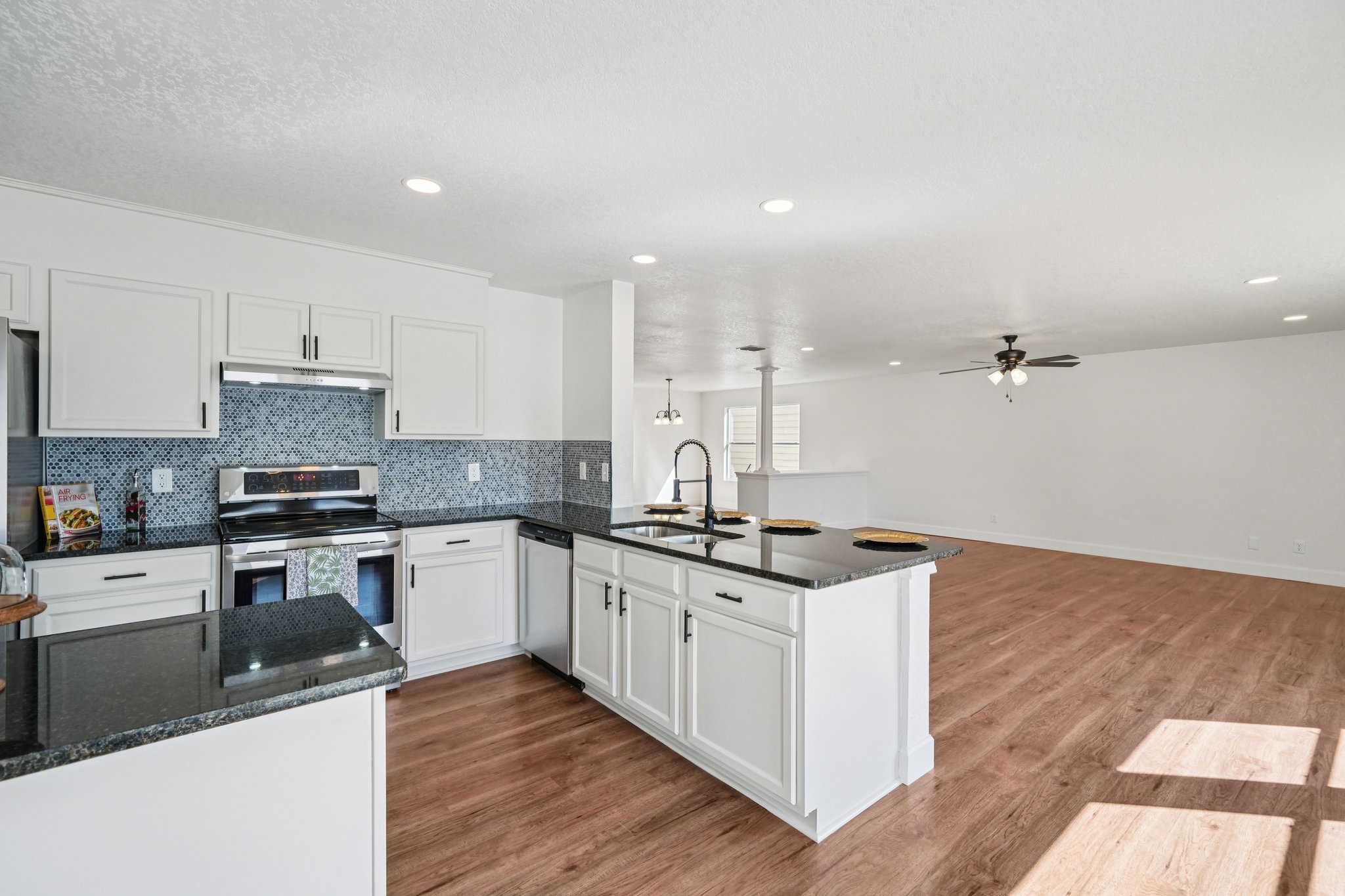 Sycamore Cv-S1002-014.jpg