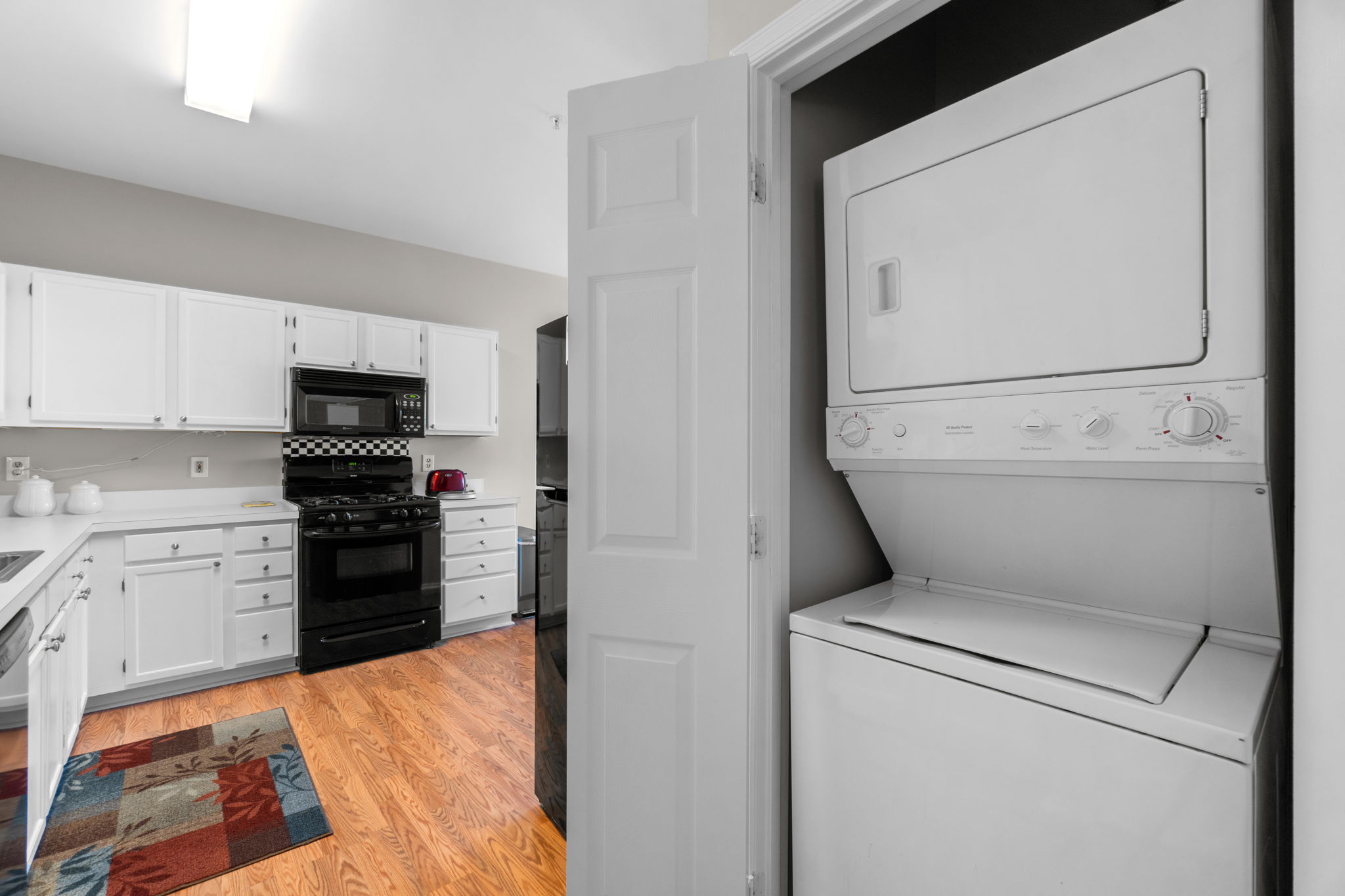 13. Kitchen - laundry