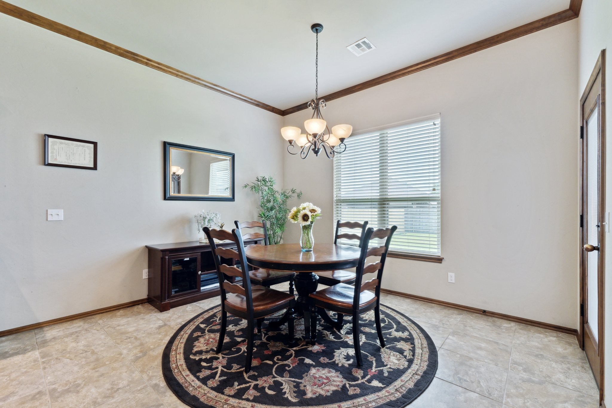 9109 Misty Ln_020.jpg