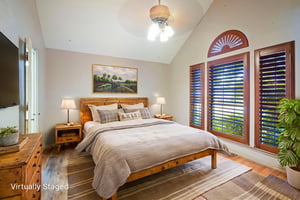 _DSC2004 virtually staged.jpeg