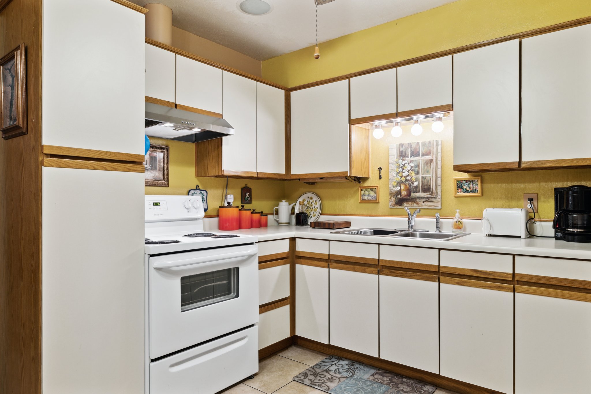 911 E Alice Ave - 016.jpg