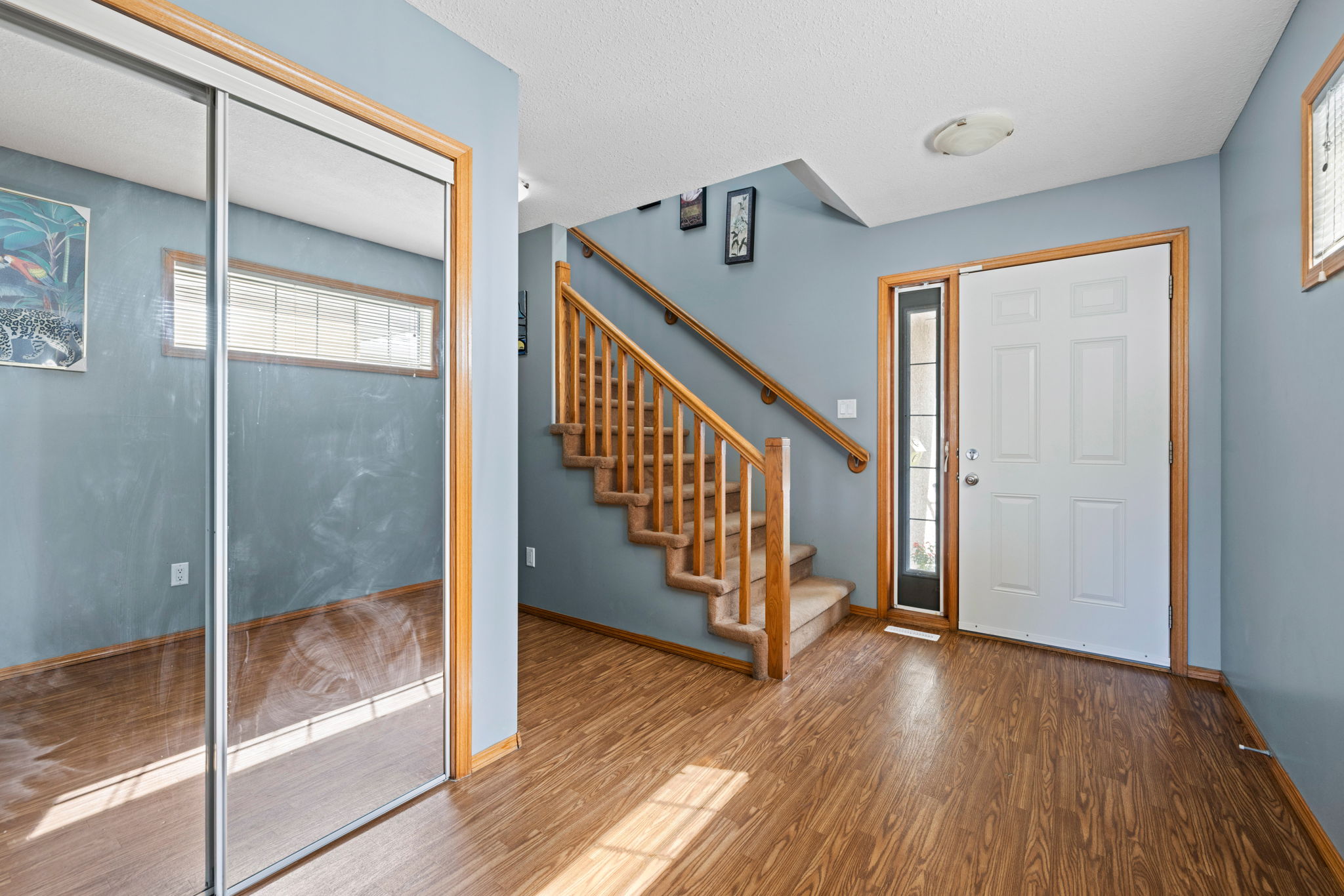 911 Gull Rd. - 04. Entrance