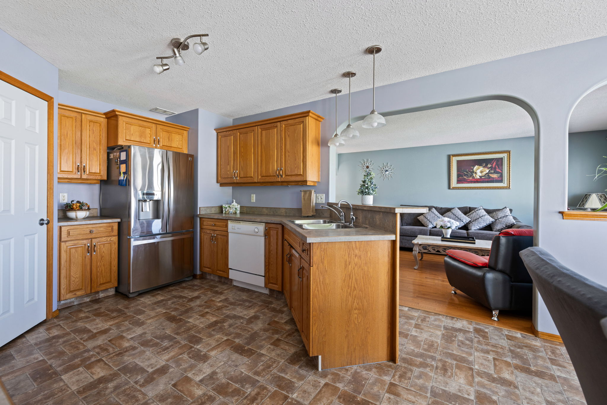 911 Gull Rd. - 09. Kitchen
