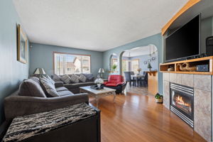 911 Gull Rd. - 05. Living Room