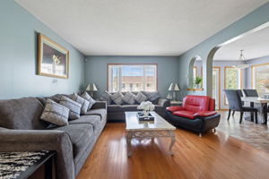 911 Gull Rd. - 06. Living Room