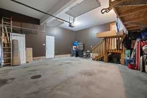 911 Gull Rd. - 39. Interior Garage