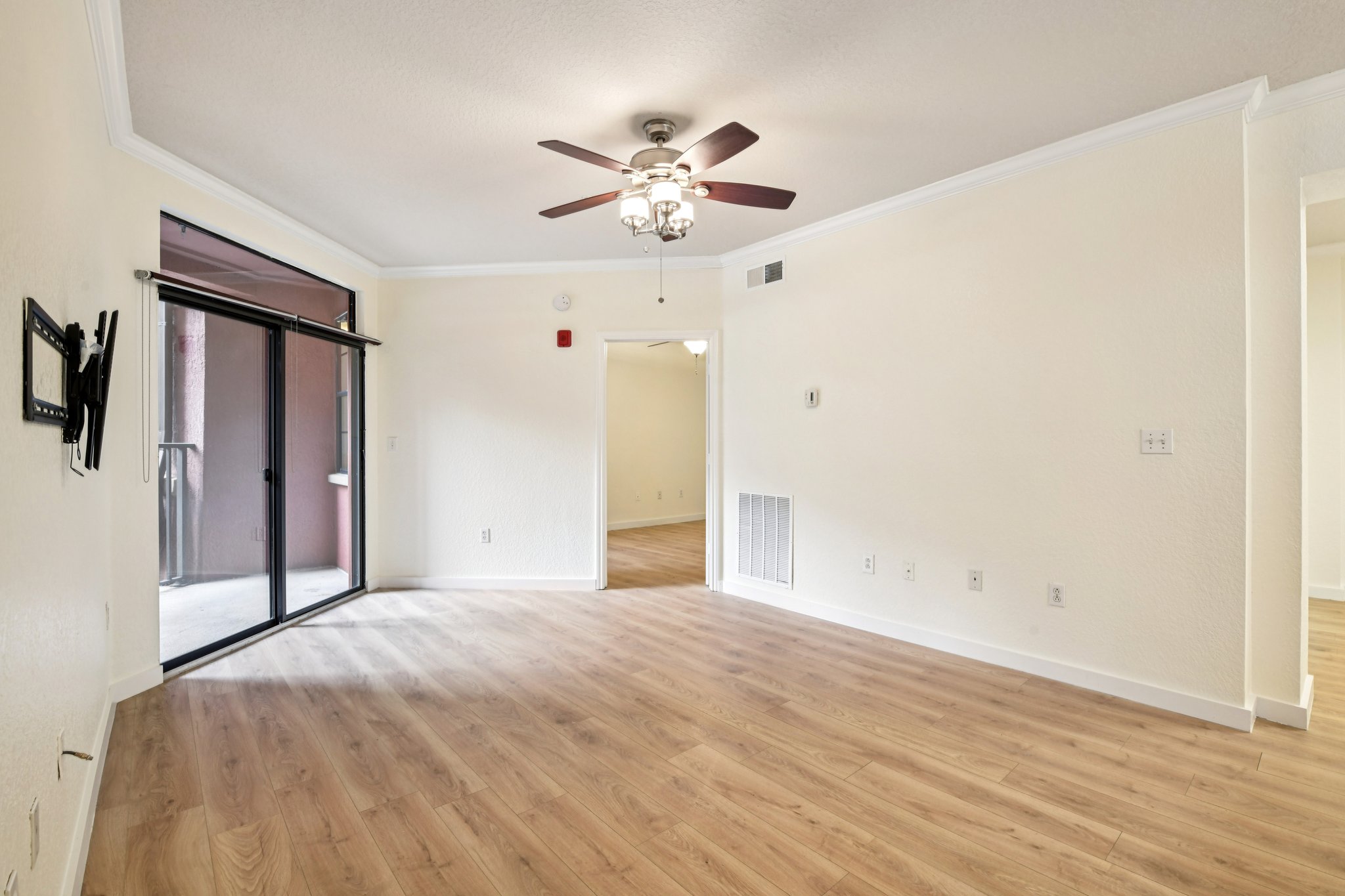 N Orange Ave 101-S2603-007.jpg