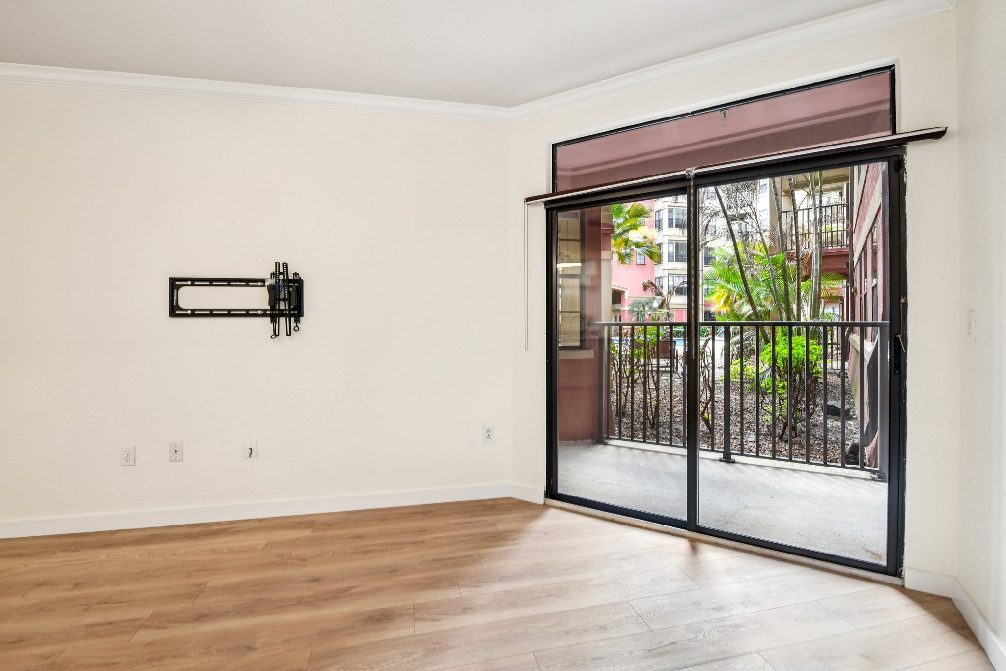 N Orange Ave 101-S2603-008.jpg