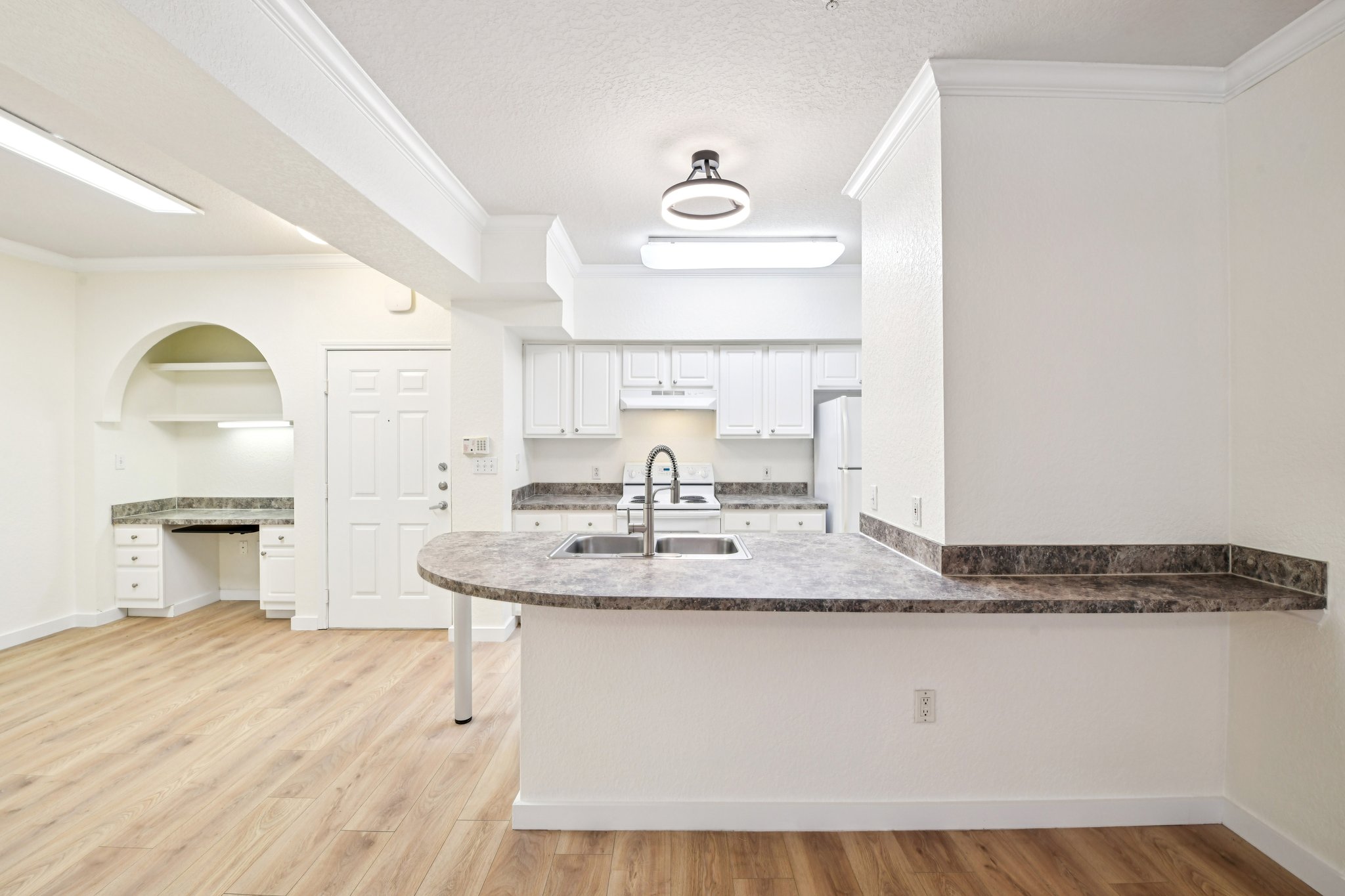 N Orange Ave 101-S2603-010.jpg