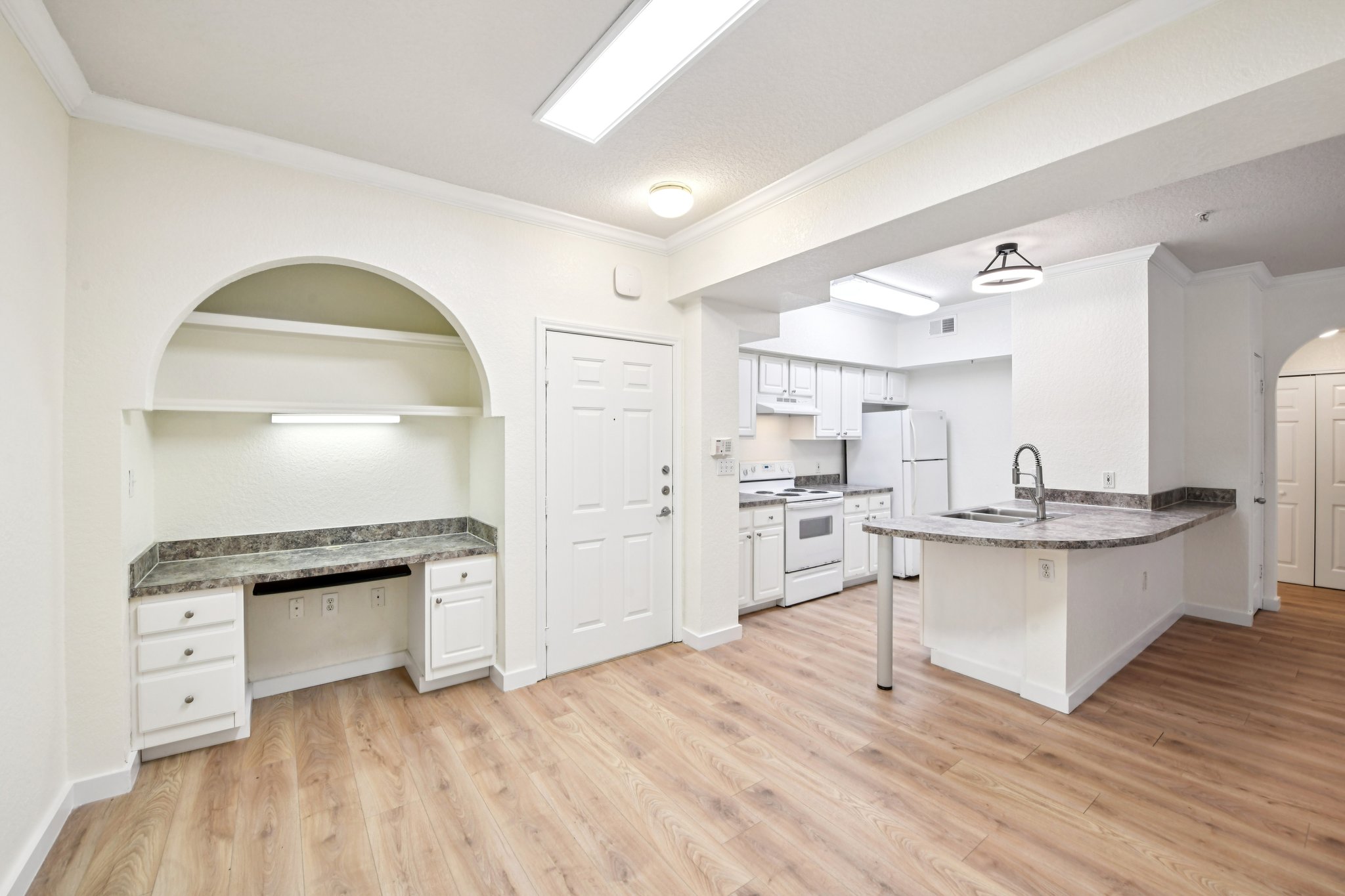 N Orange Ave 101-S2603-012.jpg