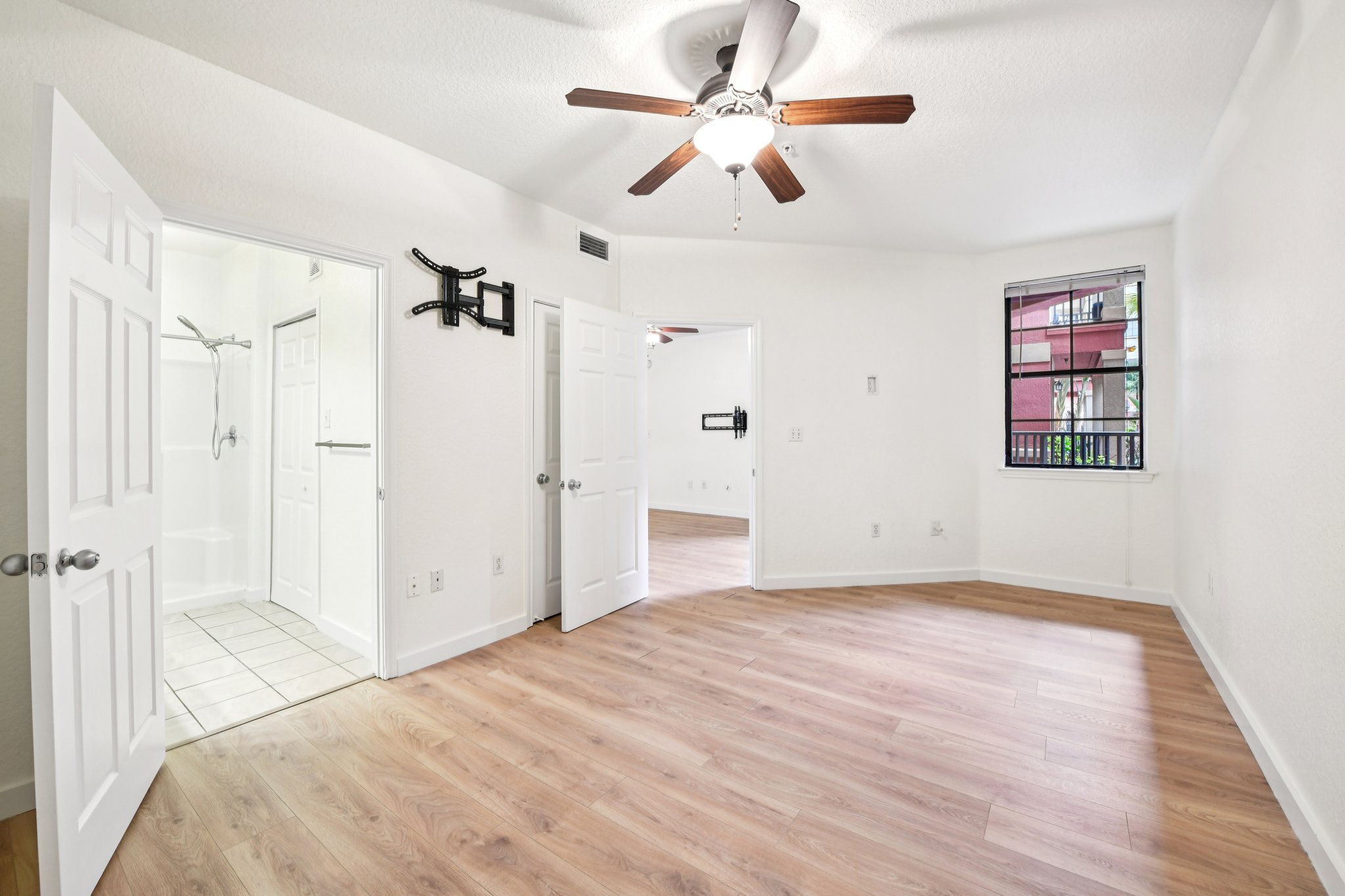 N Orange Ave 101-S2603-016.jpg