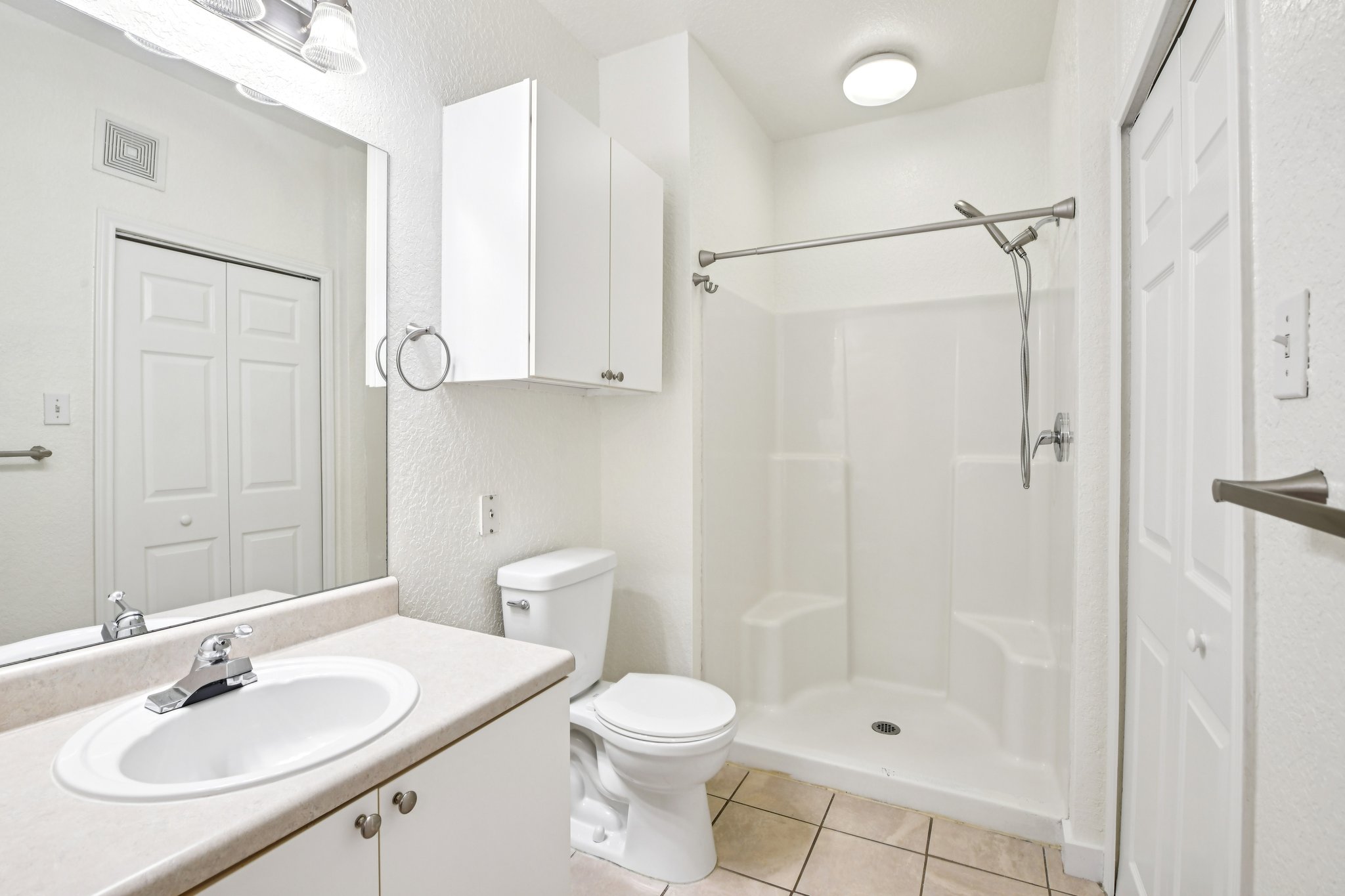 N Orange Ave 101-S2603-018.jpg