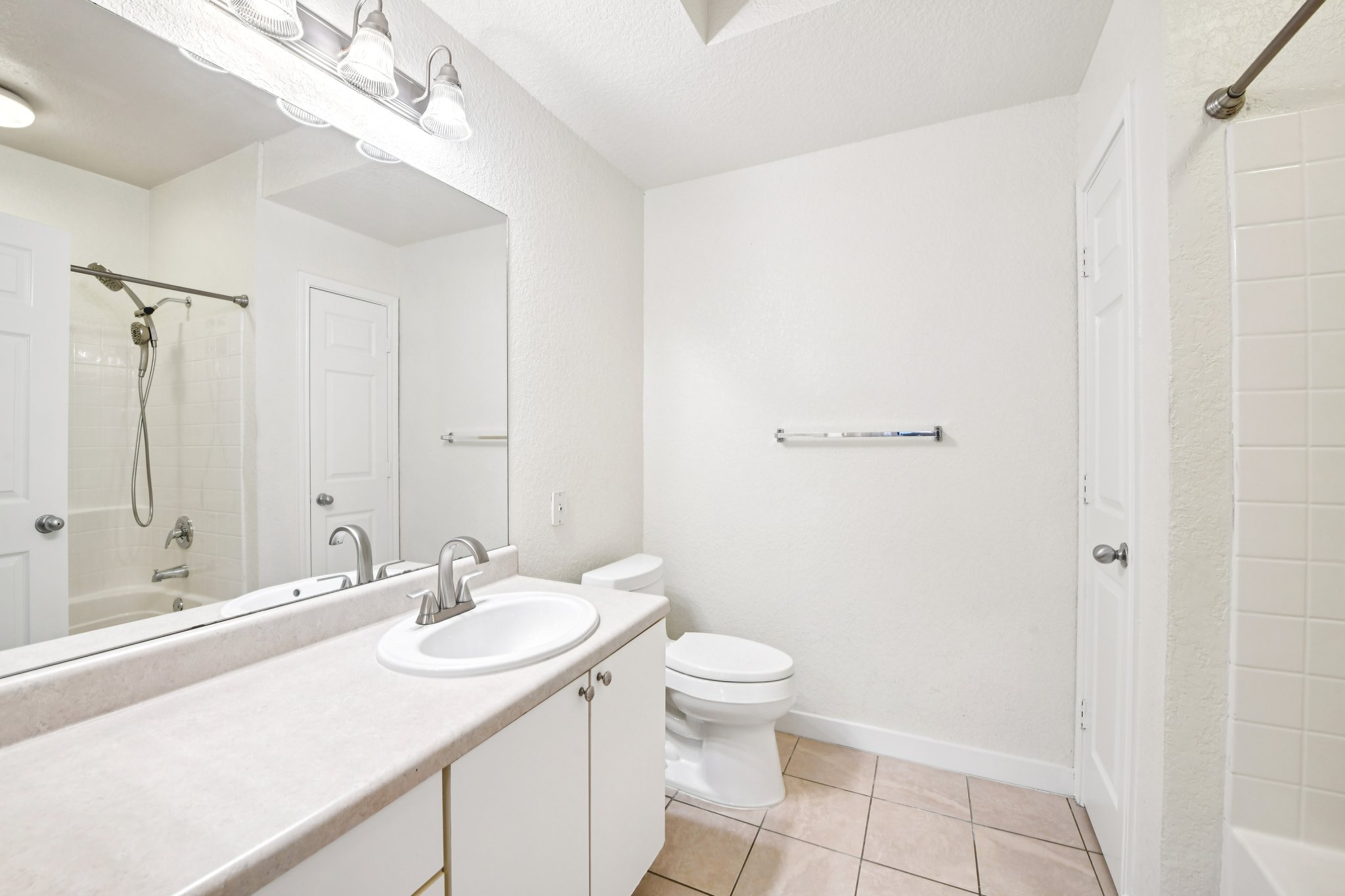 N Orange Ave 101-S2603-021.jpg