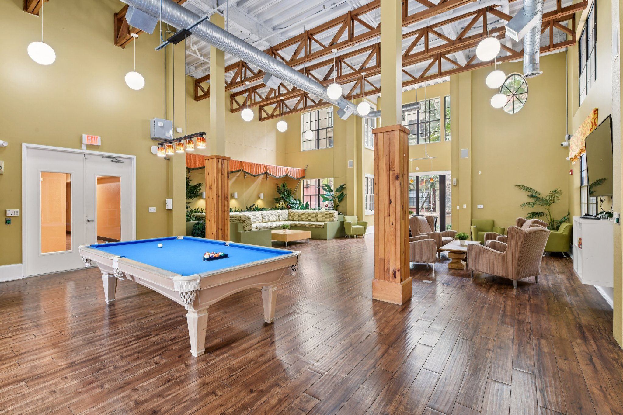 N Orange Ave 101-2603-908.jpg