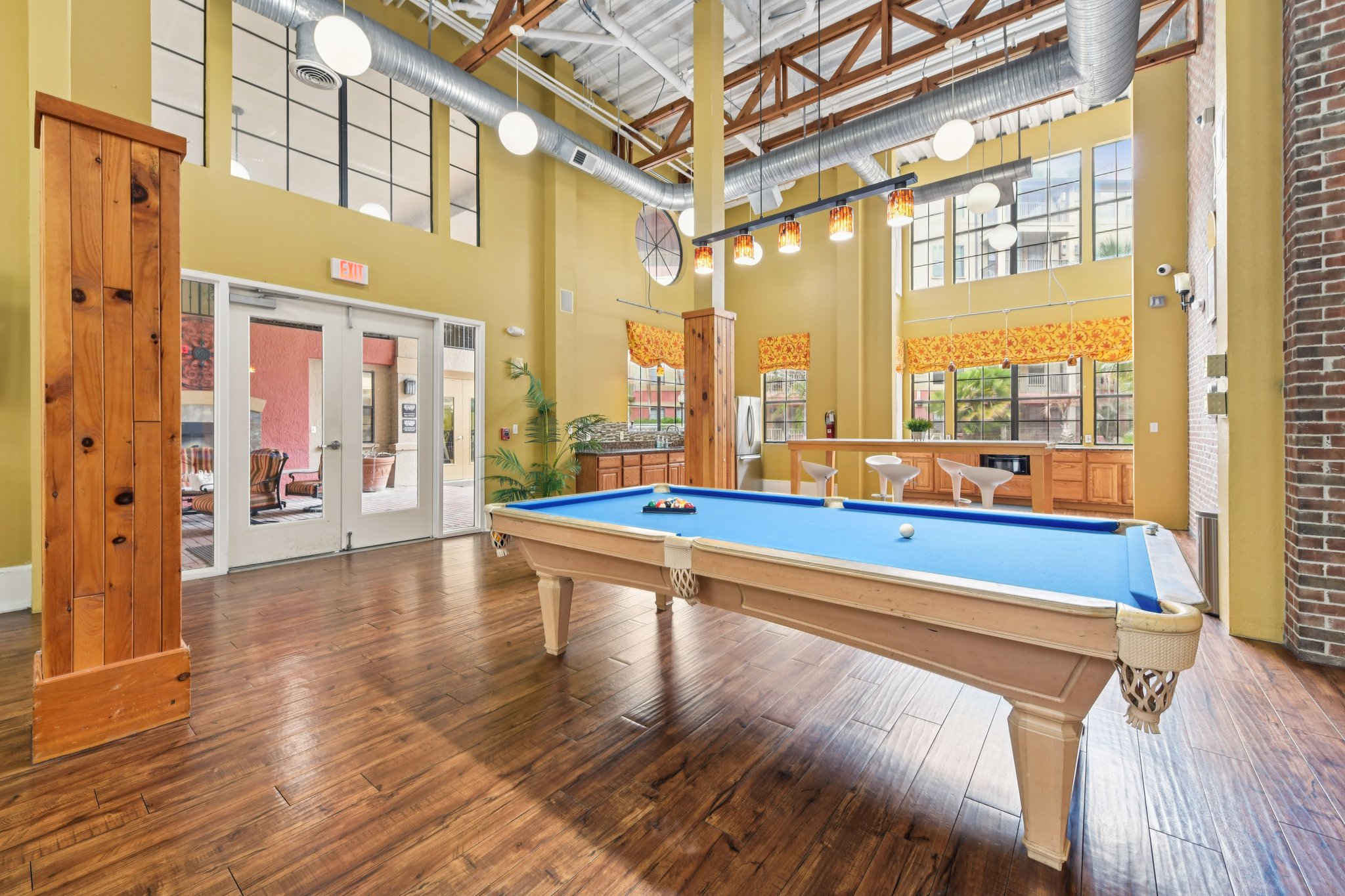 N Orange Ave 101-2603-909.jpg