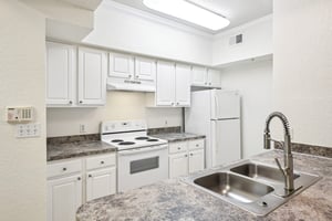 N Orange Ave 101-S2603-014.jpg