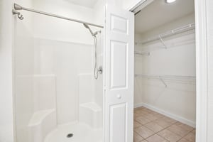 N Orange Ave 101-S2603-020.jpg