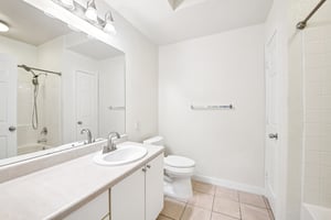 N Orange Ave 101-S2603-021.jpg