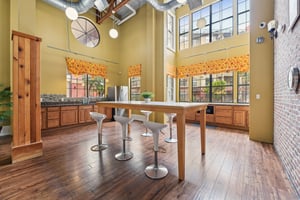 N Orange Ave 101-2603-905.jpg