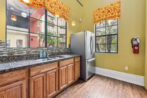 N Orange Ave 101-2603-907.jpg