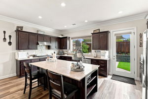 010_F8_911 Trinity Dr
