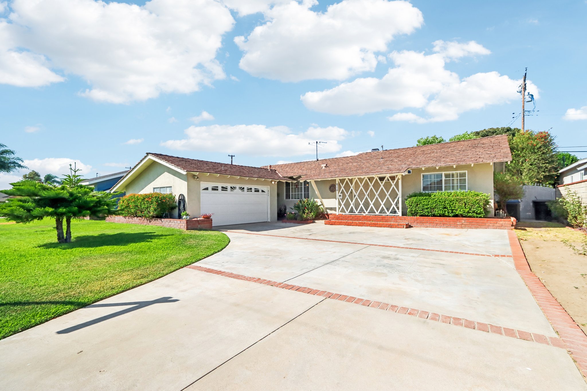 W Lucille Ave-S2207-002.jpg