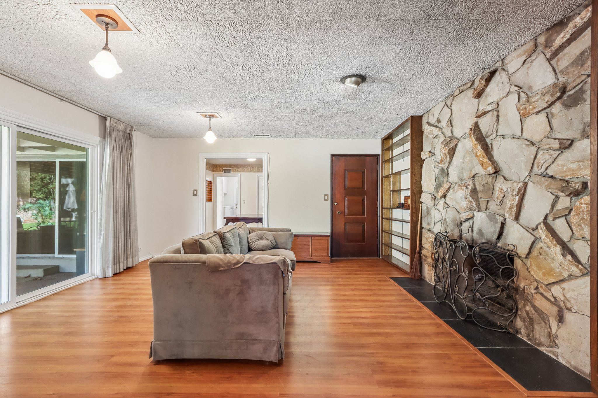 W Lucille Ave-S2207-013.jpg