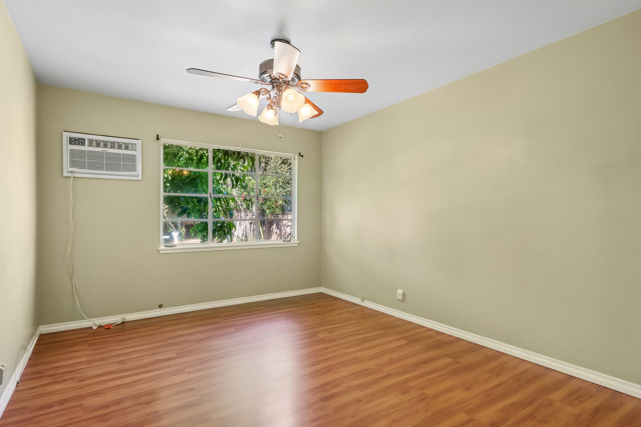 W Lucille Ave-S2207-024.jpg