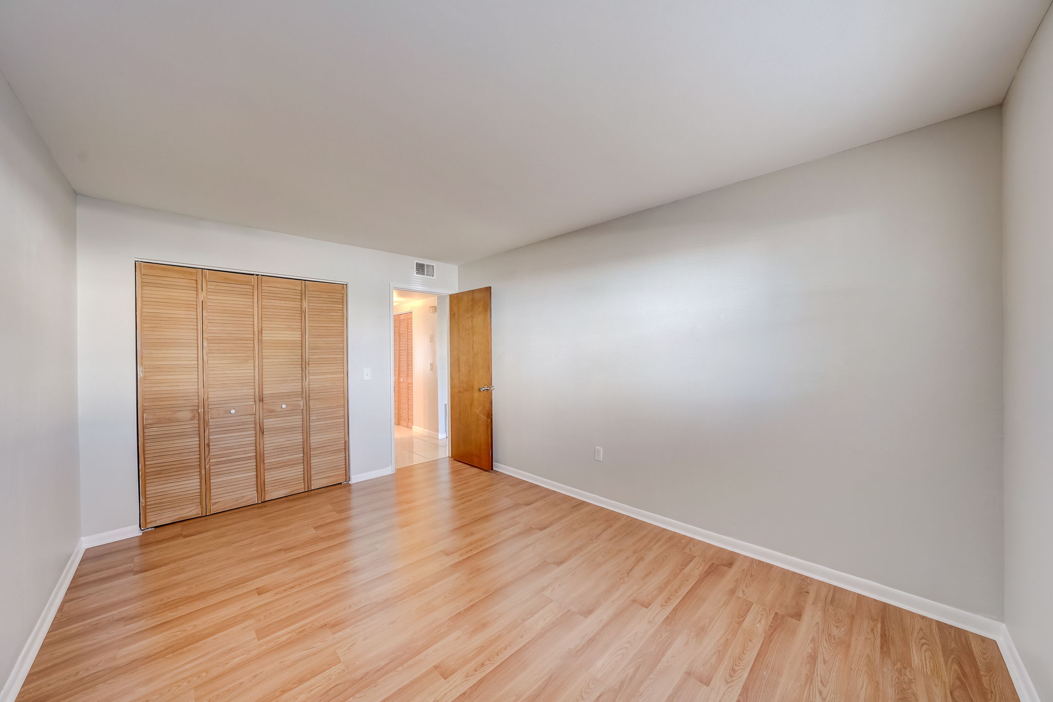 Washington Ave SW 104-032