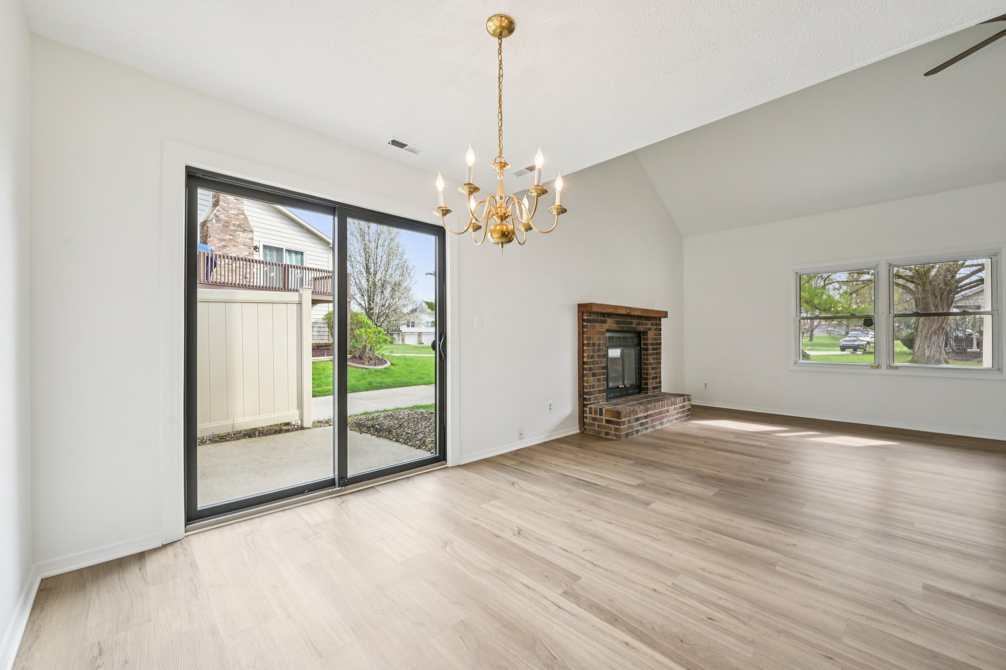 Cinnebar Dr-S0304-009.jpg