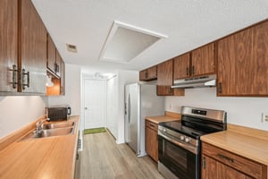 Cinnebar Dr-S0304-010.jpg