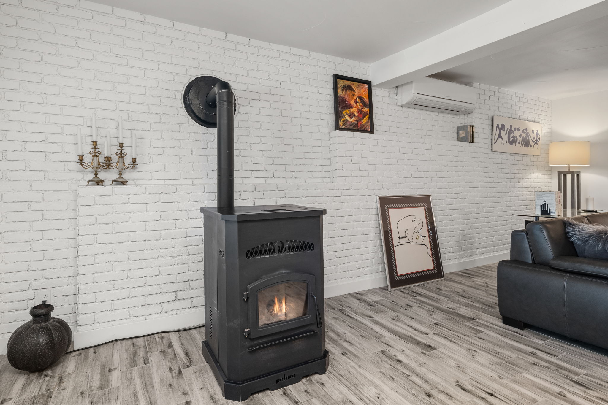 Family Room 4