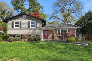 912 Burnt Crest Lane