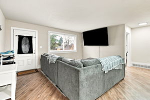  Photo 44