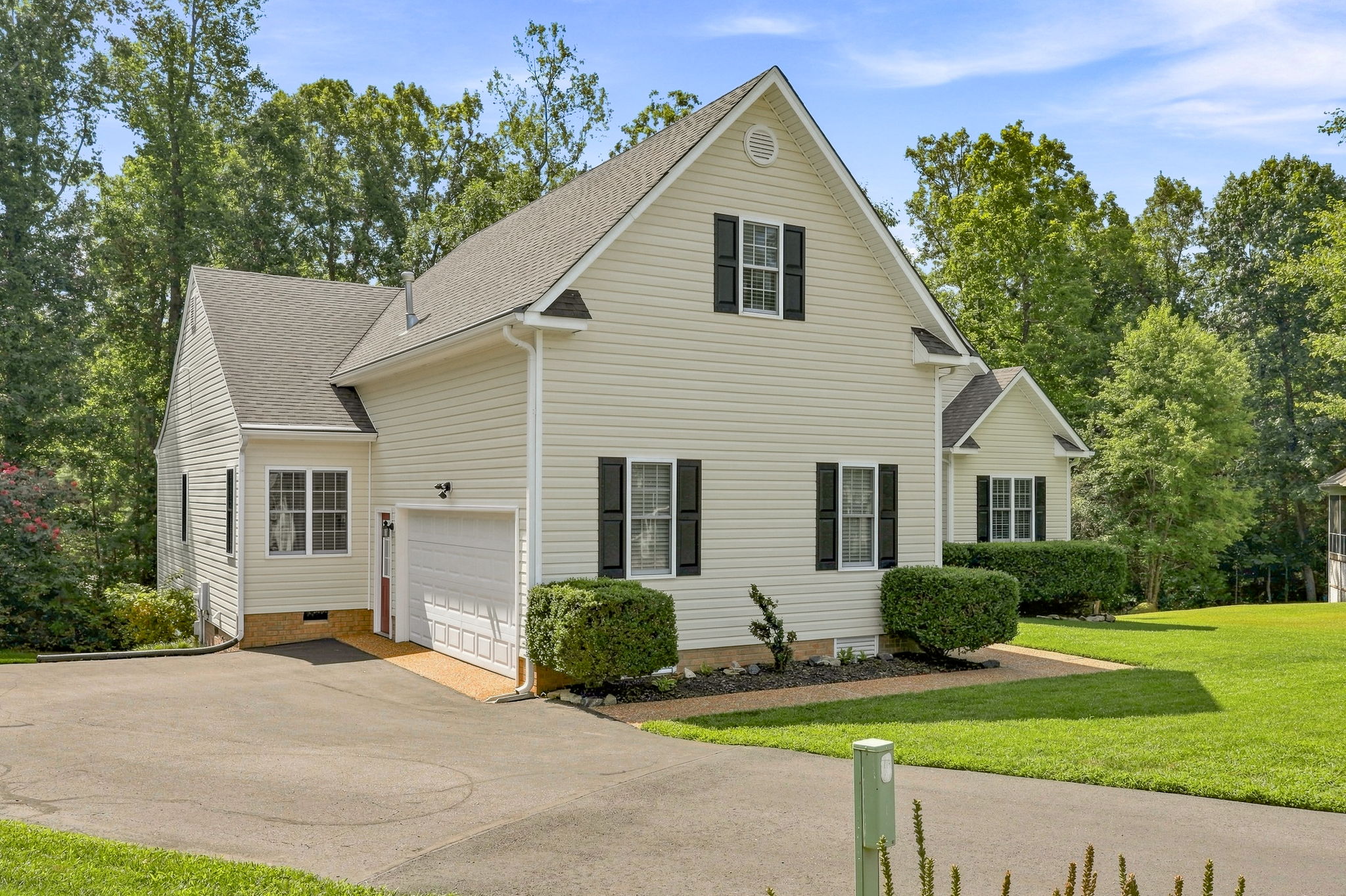02-Exterior Front