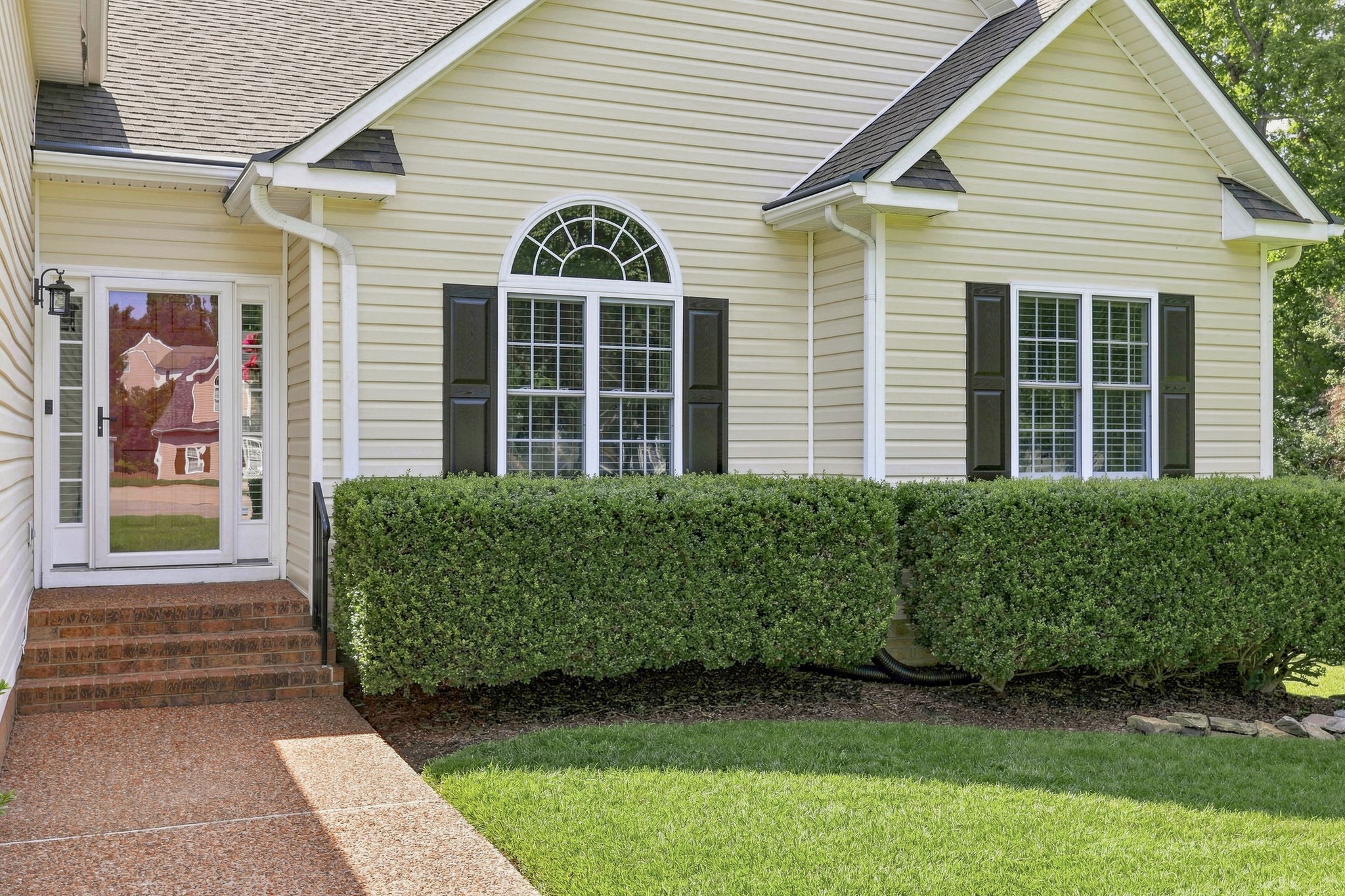 04-Exterior Front