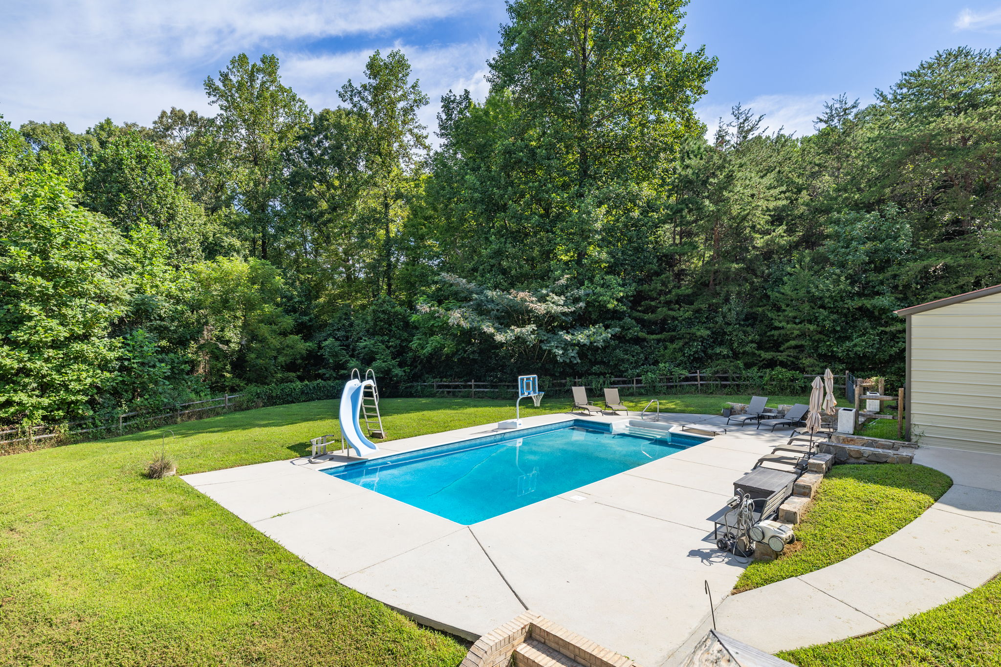 9127 County_Exterior-10