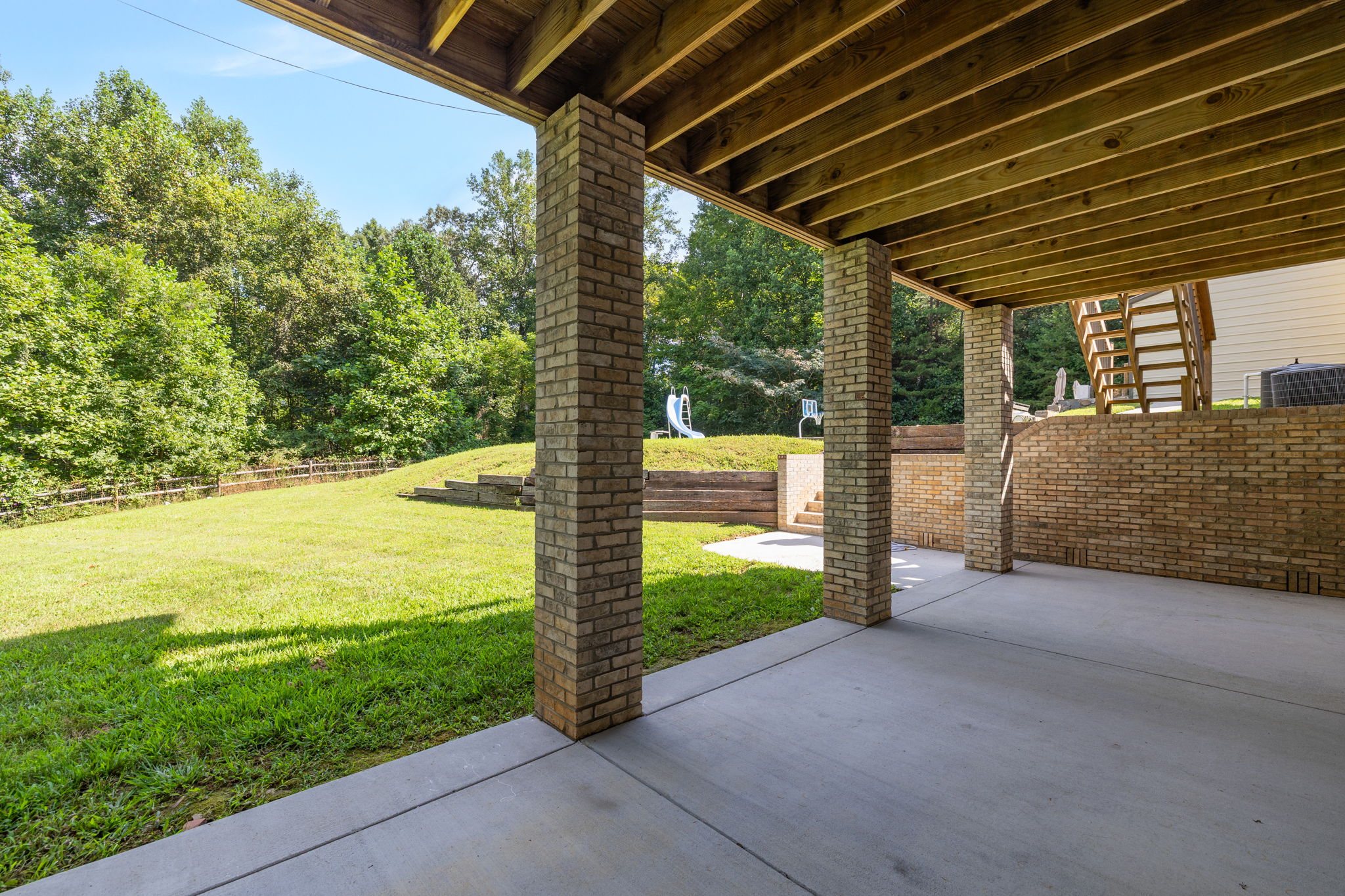 9127 County_Exterior-12