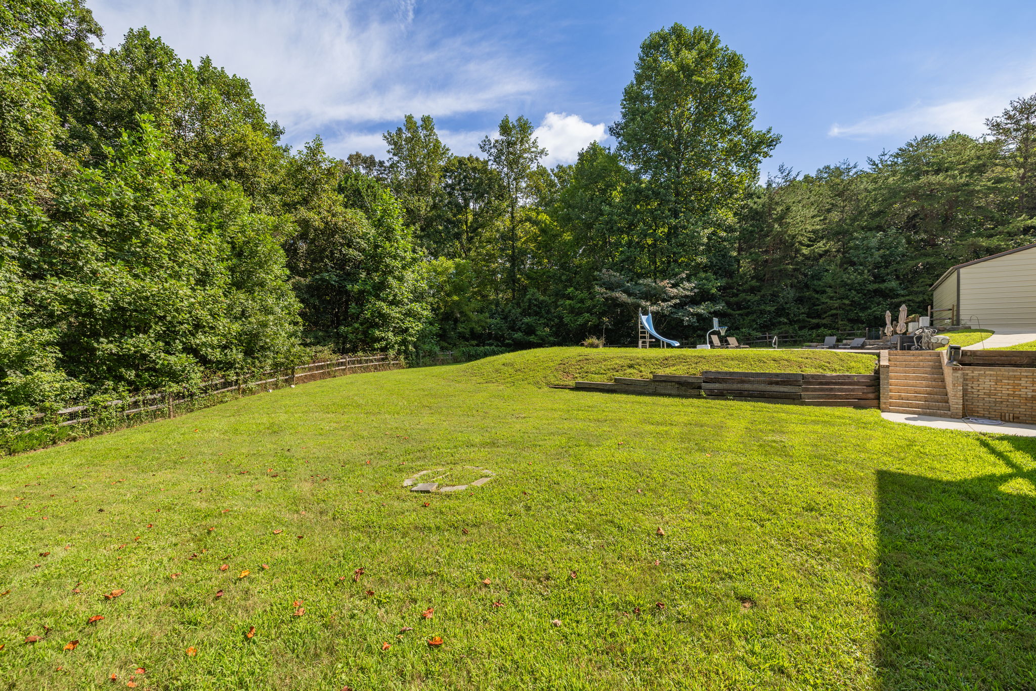 9127 County_Exterior-14