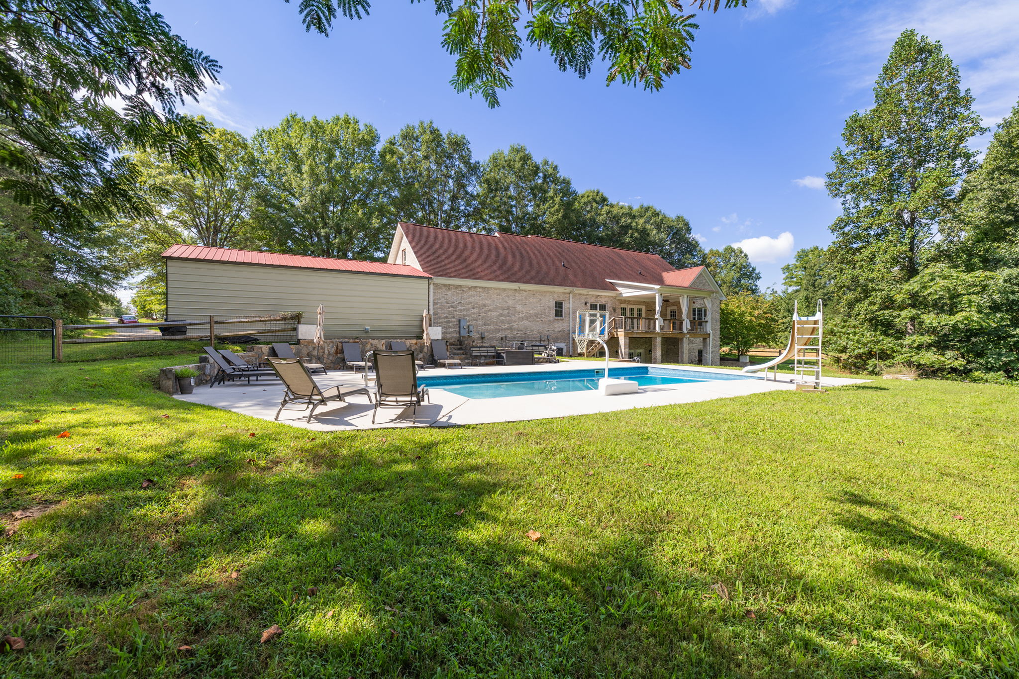 9127 County_Exterior-17