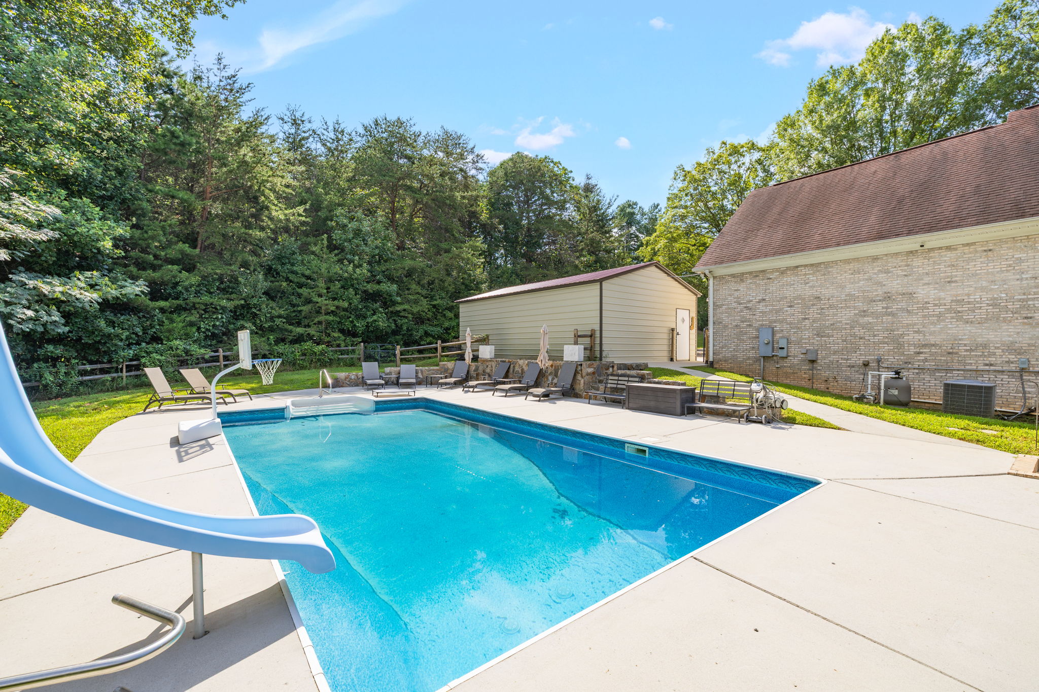 9127 County_Exterior-20