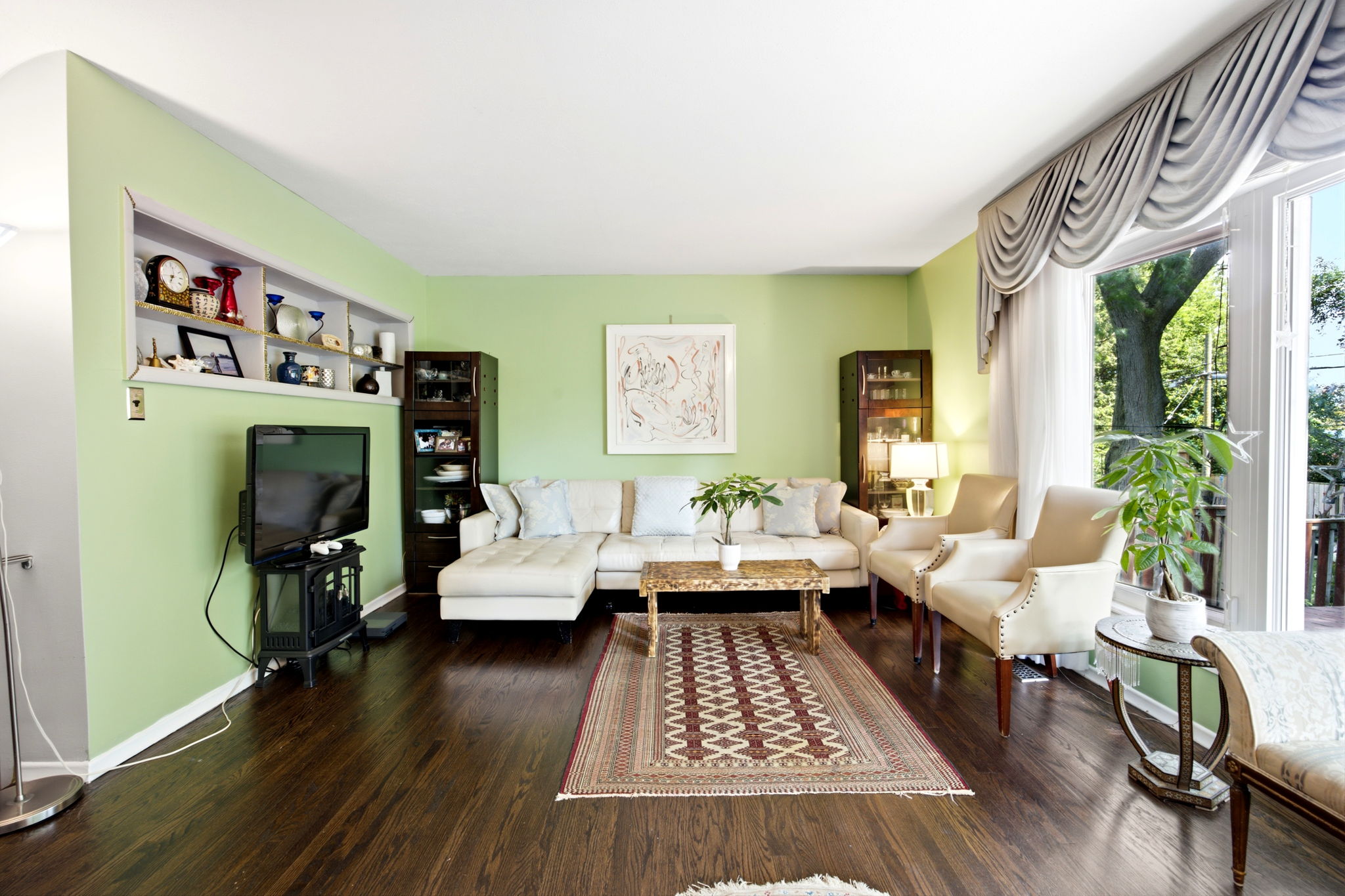  Photo 8