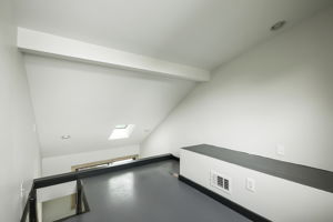  Photo 33