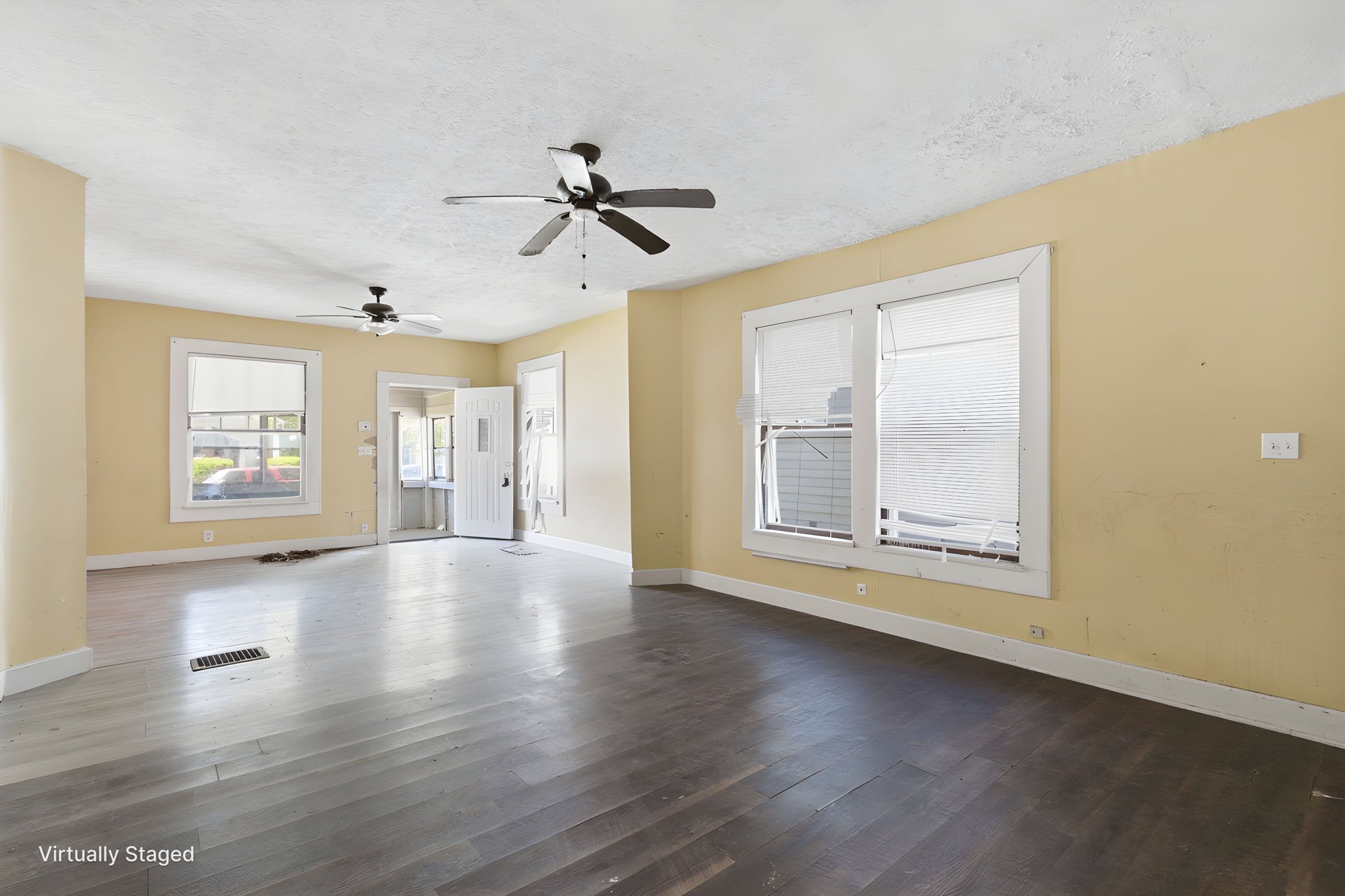 Property_Expressions_913_Lasalle (12) furniture removed.jpeg